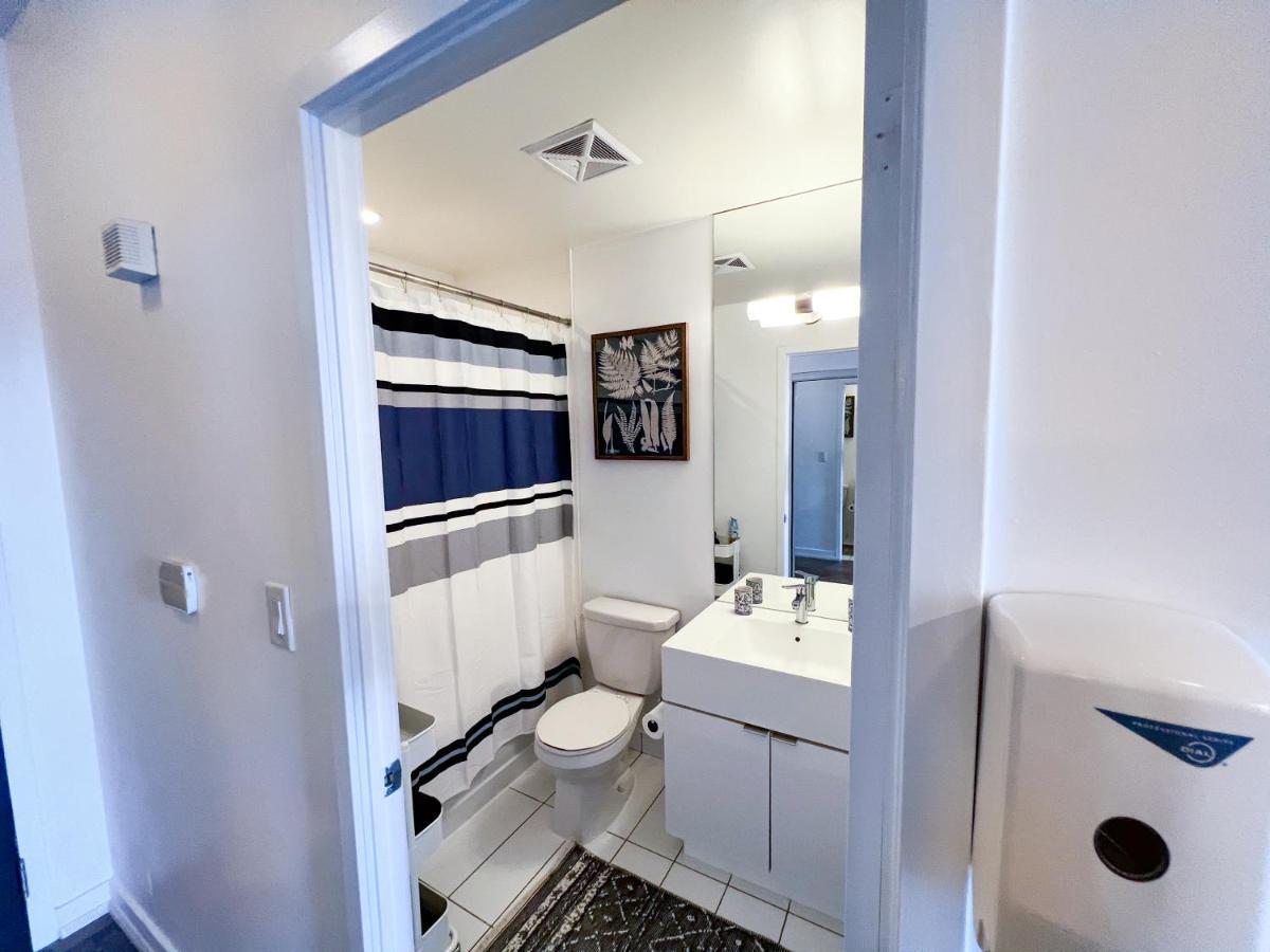 Simply Comfort. Elegant Apartments Dan Lecki Toronto Bagian luar foto