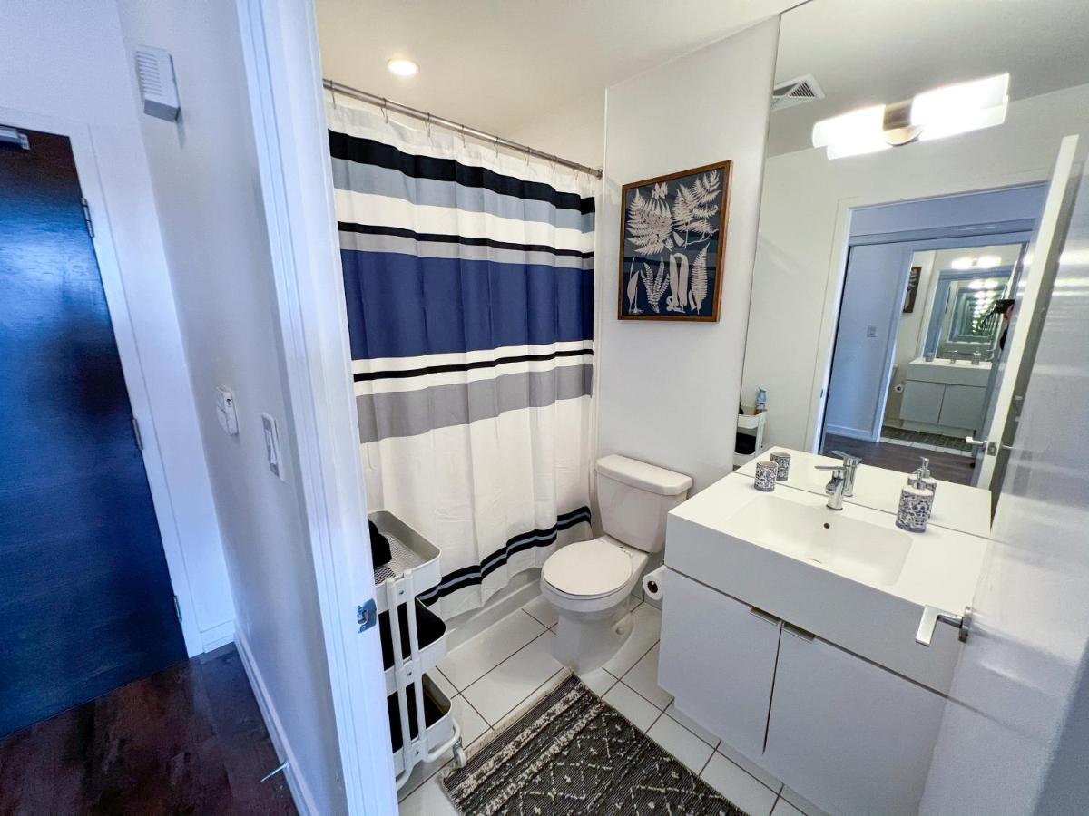 Simply Comfort. Elegant Apartments Dan Lecki Toronto Bagian luar foto